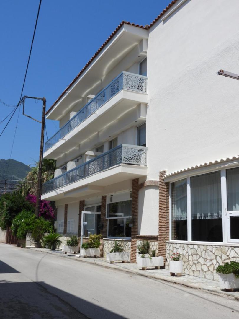 Panorama Hotel - Restaurant Diakopto Extérieur photo
