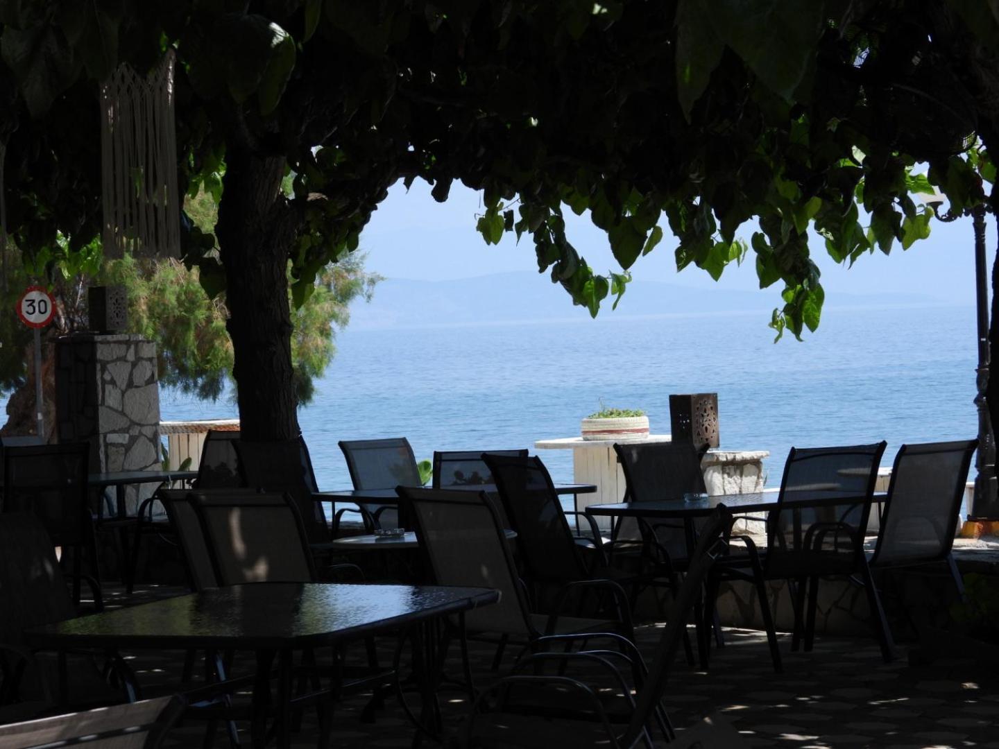 Panorama Hotel - Restaurant Diakopto Extérieur photo