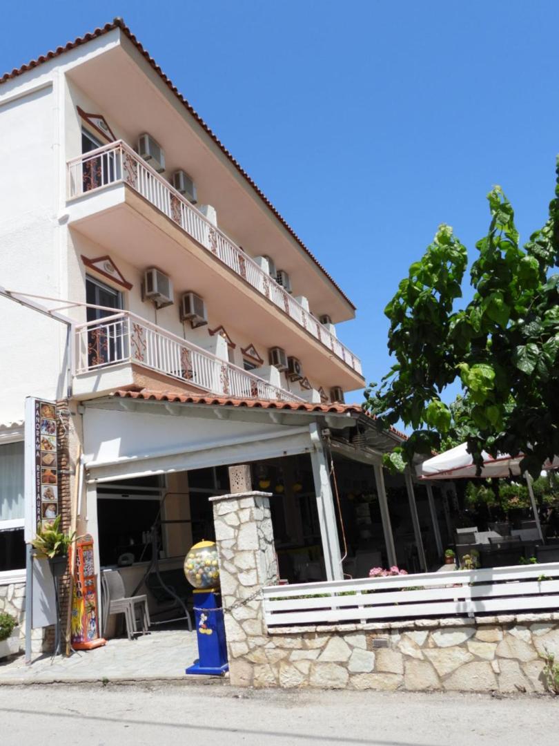 Panorama Hotel - Restaurant Diakopto Extérieur photo