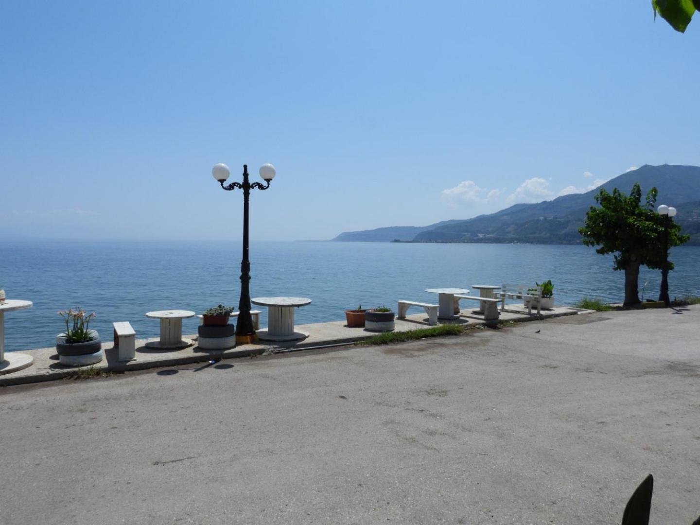 Panorama Hotel - Restaurant Diakopto Extérieur photo